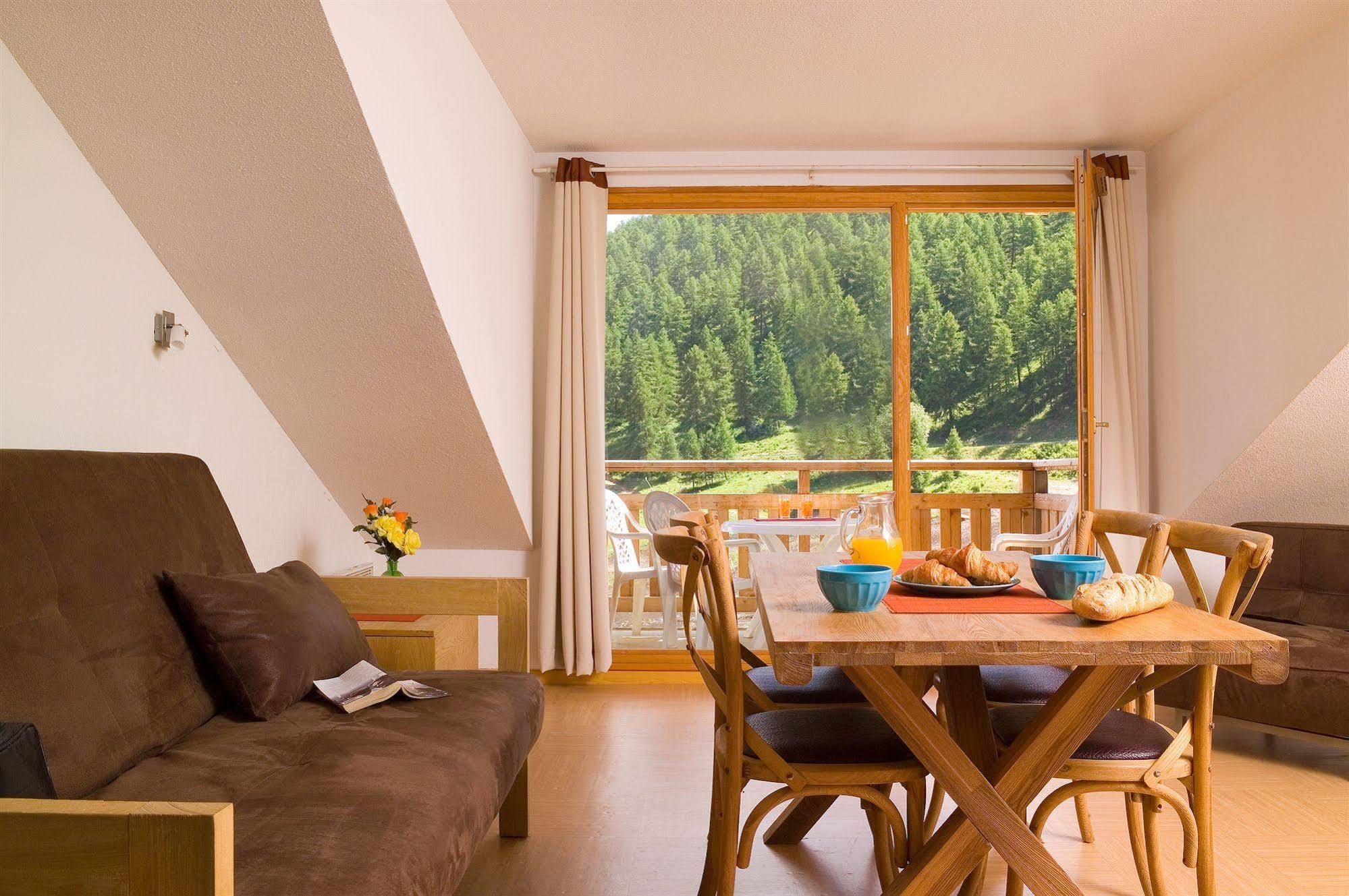 Madame Vacances Residence Le Parc Des Airelles Les Orres Exterior photo